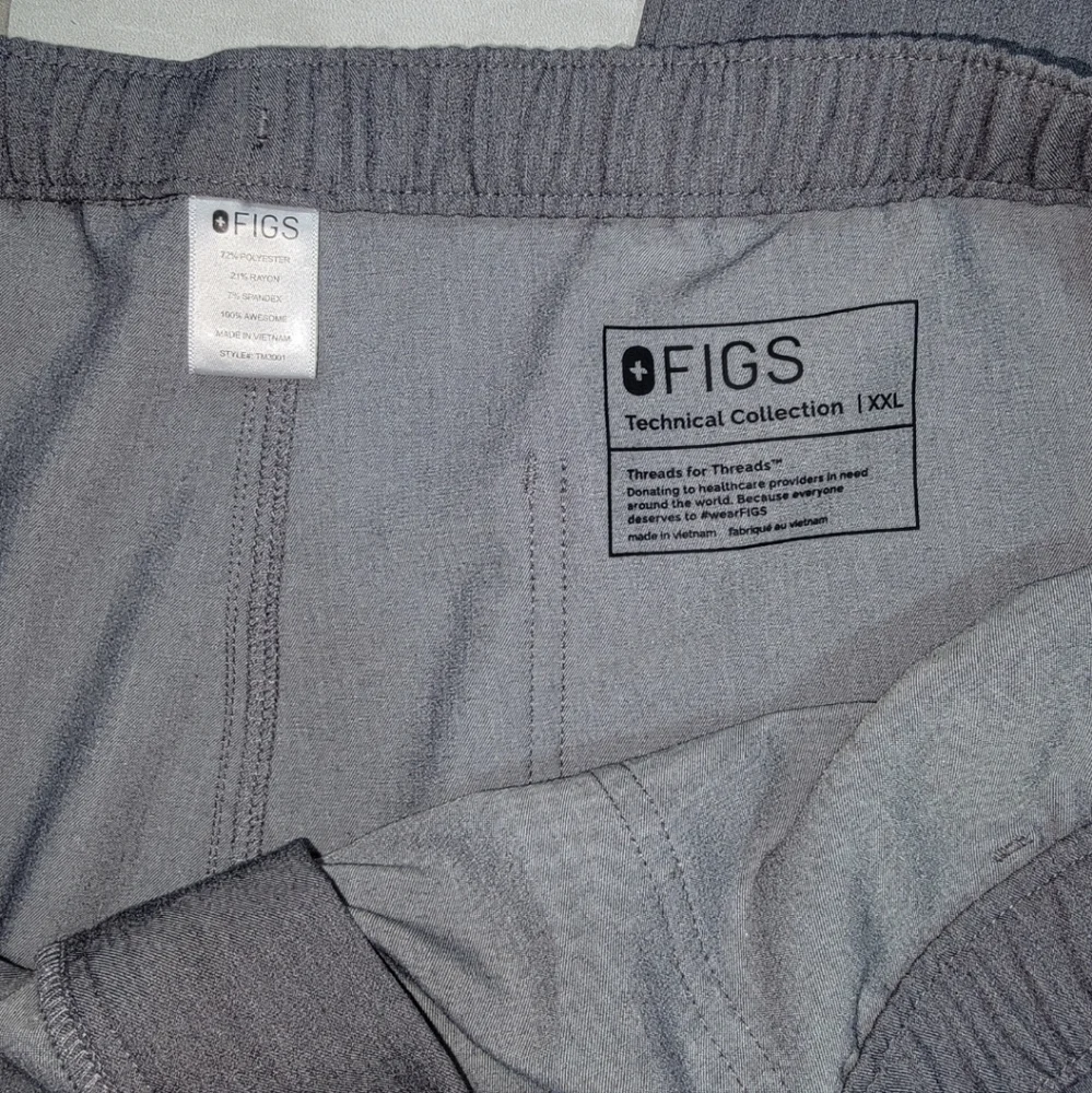 NWOT FIGS Cairo Cargo Scrub Pants Graphite Grey